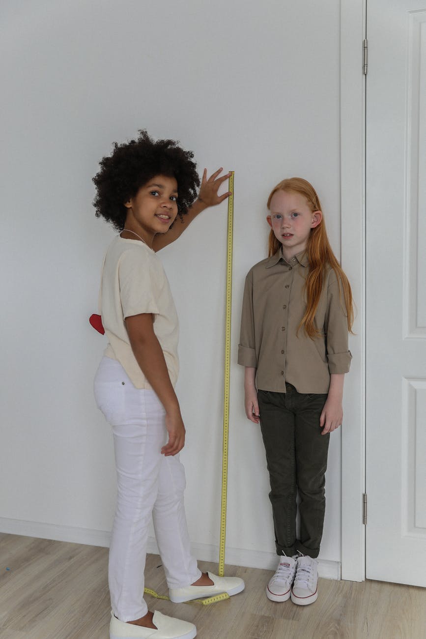 برنامج قياس فرق الطول بين شخصين